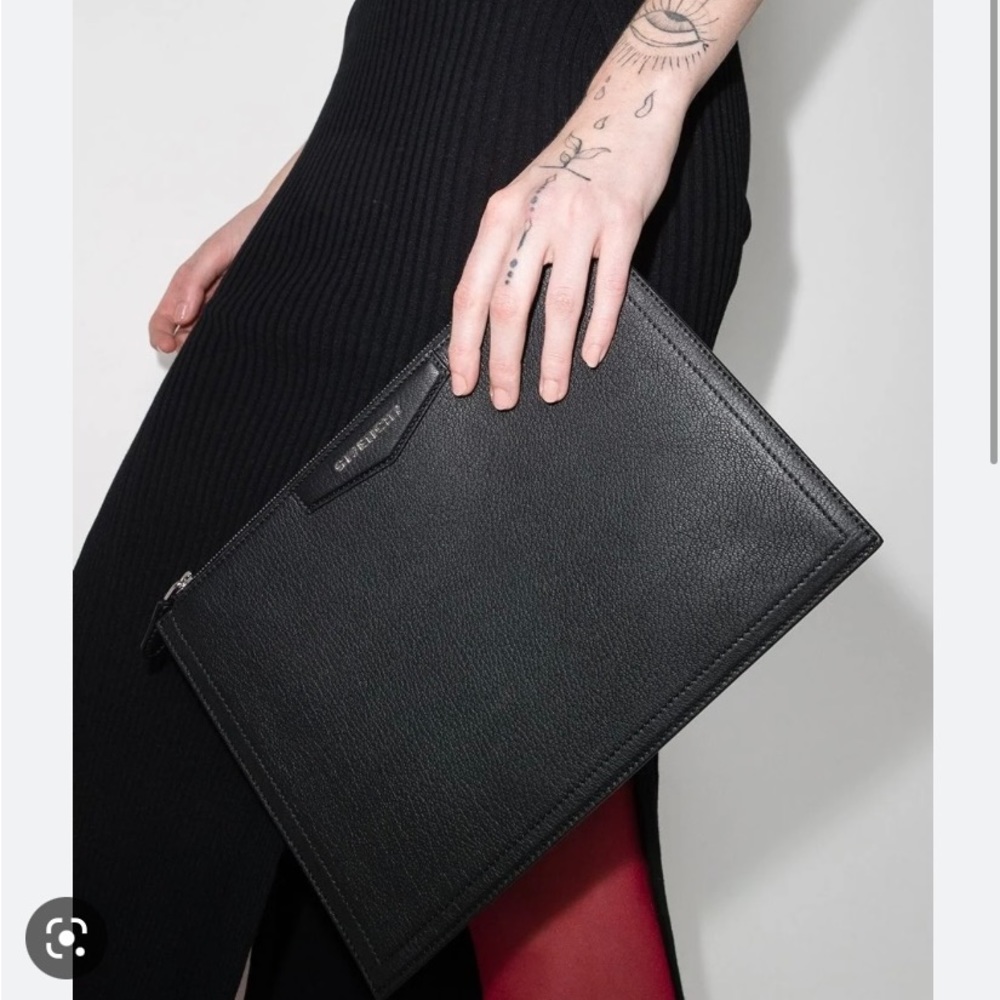 GIVENCHY Antigona GM Clutch ❤️❤️💲LAST PRICE💲💲
